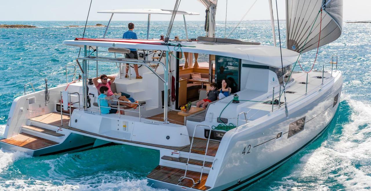 Luxury Catamaran Lagoon 42, Ac & Gn Split Extérieur photo